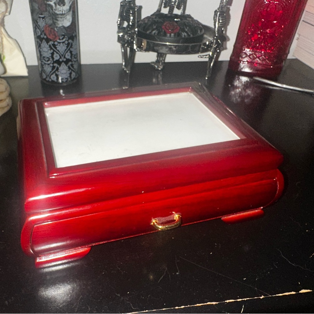 Vintage jewelry box